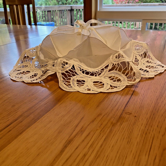 Vintage Belgian Lace Bread Warmer Bun Holder Scone Muffin Holiday Cottage 1940s - Picture 4 of 10
